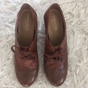 Oxford Brown Leather Wingtip -Naturalizer